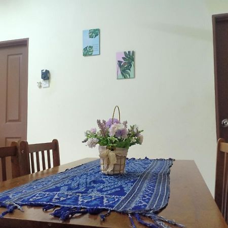 סרי מנג'ונג Kh Homestay Comfy N Calm מראה חיצוני תמונה