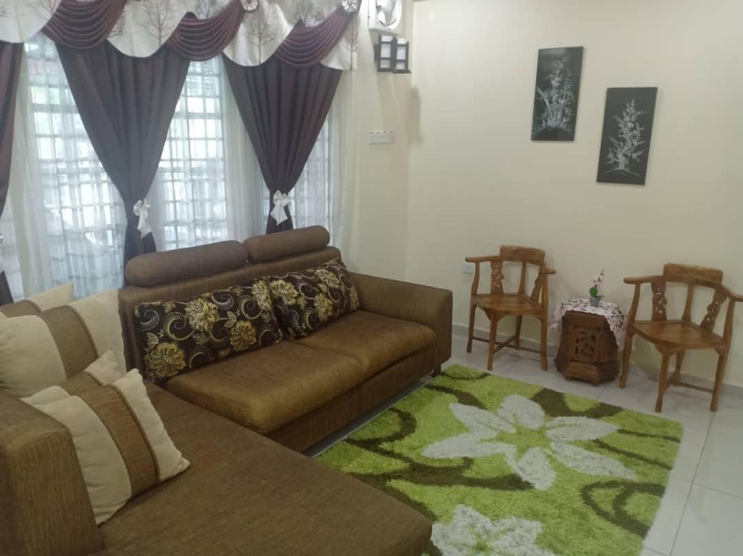 סרי מנג'ונג Kh Homestay Comfy N Calm מראה חיצוני תמונה