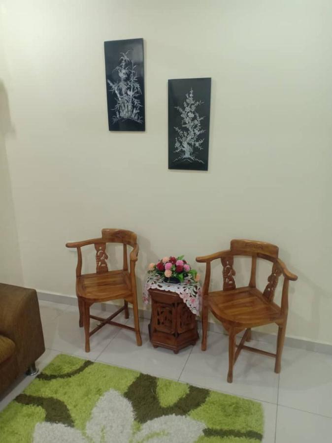 סרי מנג'ונג Kh Homestay Comfy N Calm מראה חיצוני תמונה