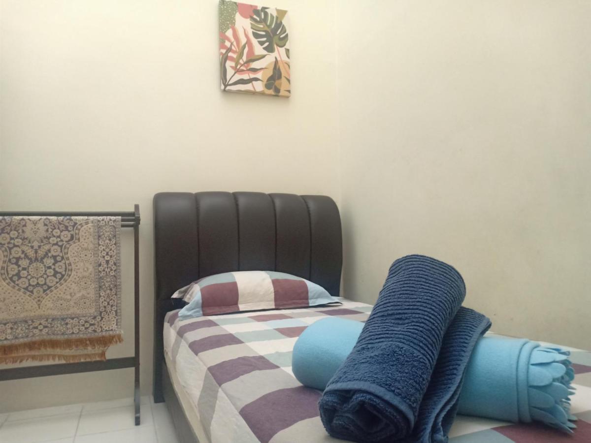 סרי מנג'ונג Kh Homestay Comfy N Calm מראה חיצוני תמונה